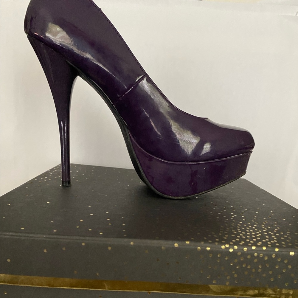 Charlotte Russe purple pumps